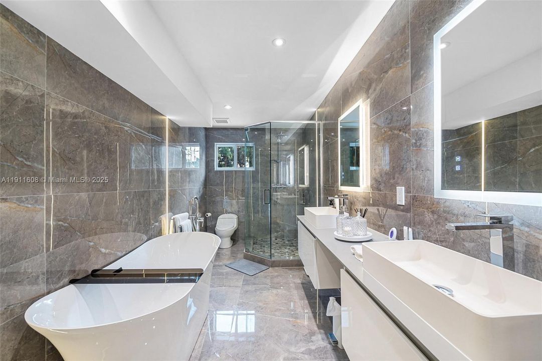 待售: $1,850,000 (3 贝兹, 3 浴室, 2400 平方英尺)