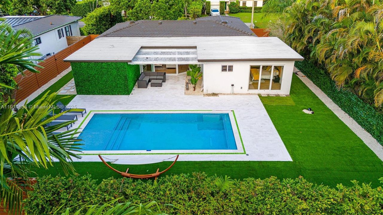 待售: $1,850,000 (3 贝兹, 3 浴室, 2400 平方英尺)