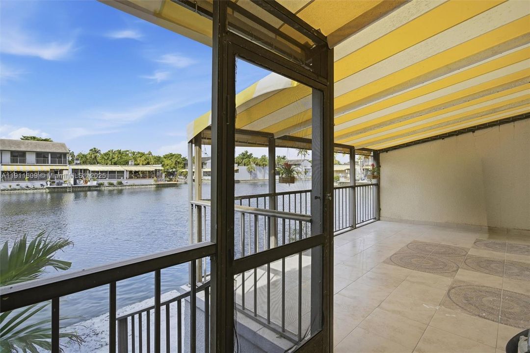 В аренду: $3,700 (3 спален, 2 ванн, 1275 Квадратных фут)