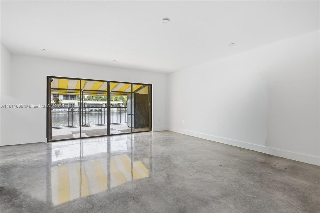 В аренду: $3,700 (3 спален, 2 ванн, 1275 Квадратных фут)