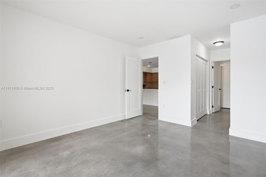 В аренду: $3,700 (3 спален, 2 ванн, 1275 Квадратных фут)