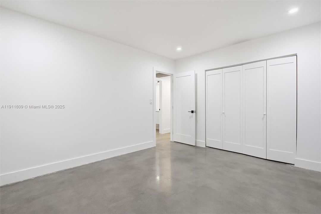 В аренду: $3,700 (3 спален, 2 ванн, 1275 Квадратных фут)