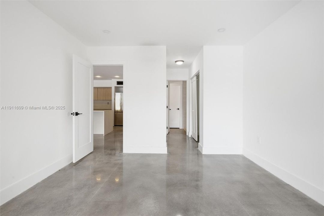 В аренду: $3,700 (3 спален, 2 ванн, 1275 Квадратных фут)