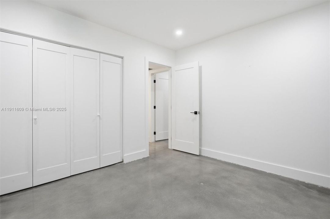 В аренду: $3,700 (3 спален, 2 ванн, 1275 Квадратных фут)