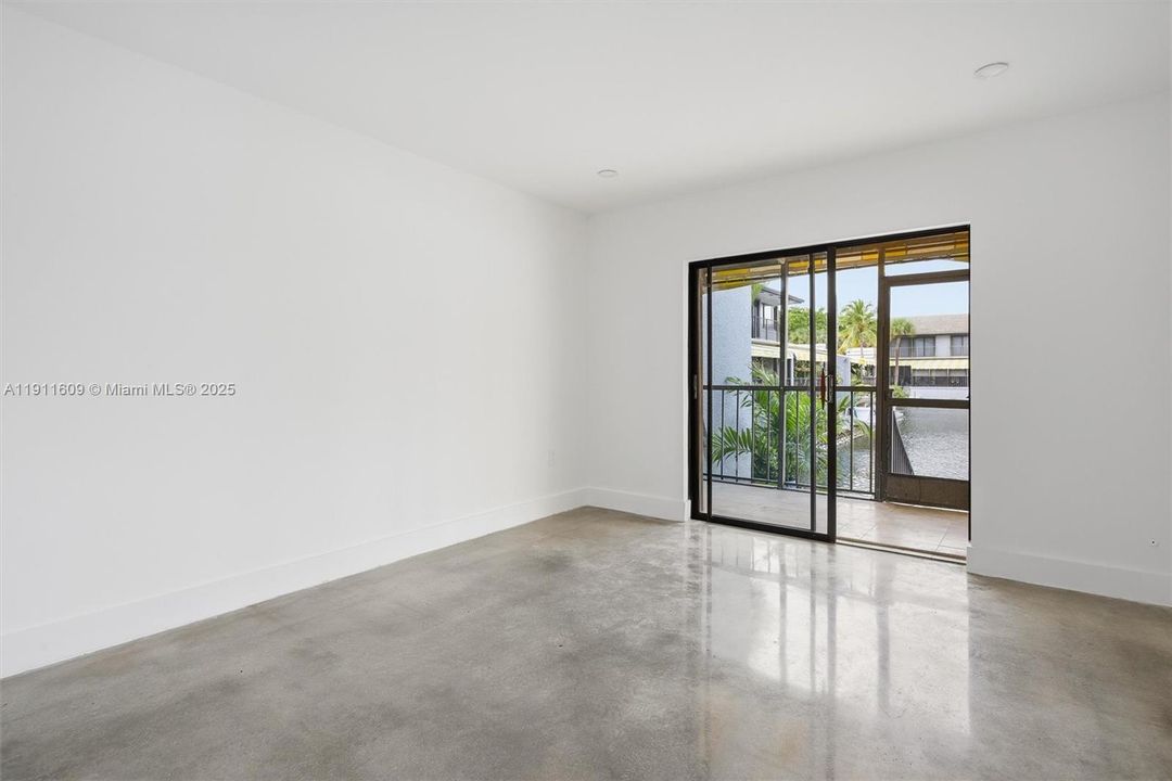 В аренду: $3,700 (3 спален, 2 ванн, 1275 Квадратных фут)