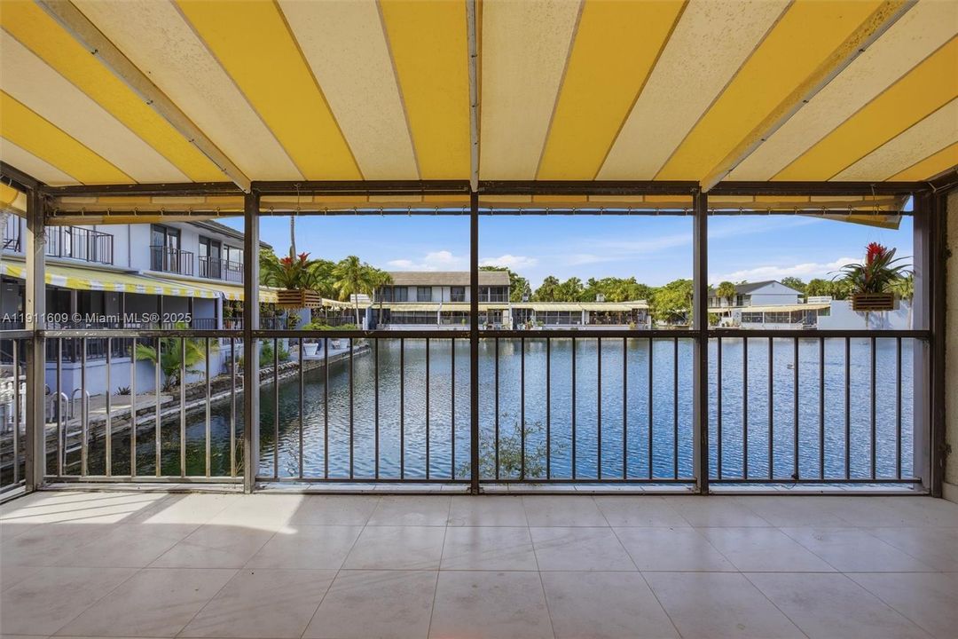 В аренду: $3,700 (3 спален, 2 ванн, 1275 Квадратных фут)