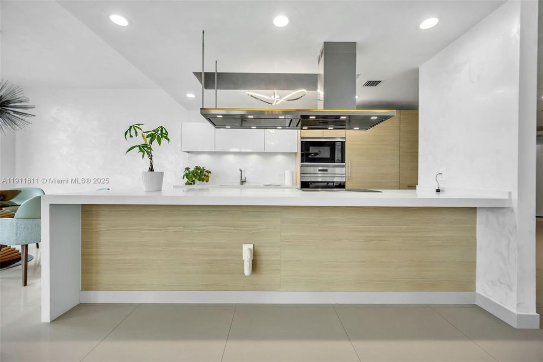 En Venta: $1,899,000 (3 camas, 3 baños, 2390 Pies cuadrados)