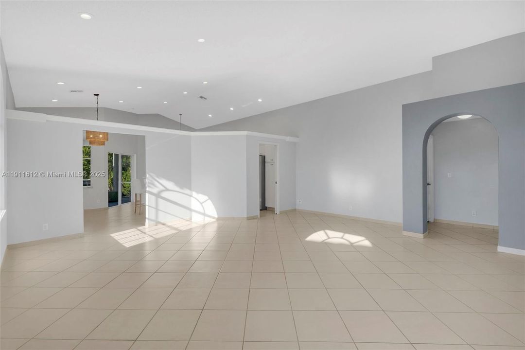 En Renta: $4,200 (3 camas, 2 baños, 1841 Pies cuadrados)