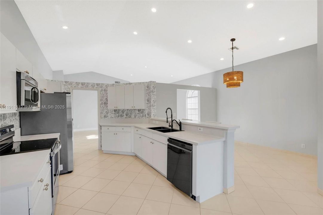 En Renta: $4,200 (3 camas, 2 baños, 1841 Pies cuadrados)