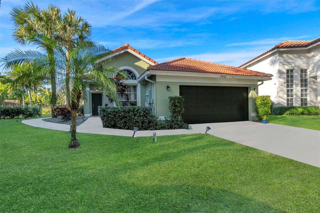 En Renta: $4,200 (3 camas, 2 baños, 1841 Pies cuadrados)