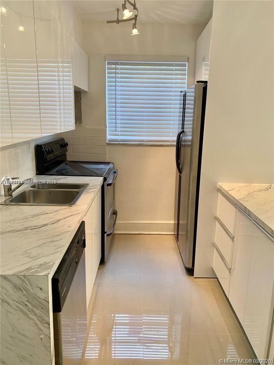 En Venta: $399,000 (1 camas, 1 baños, 810 Pies cuadrados)