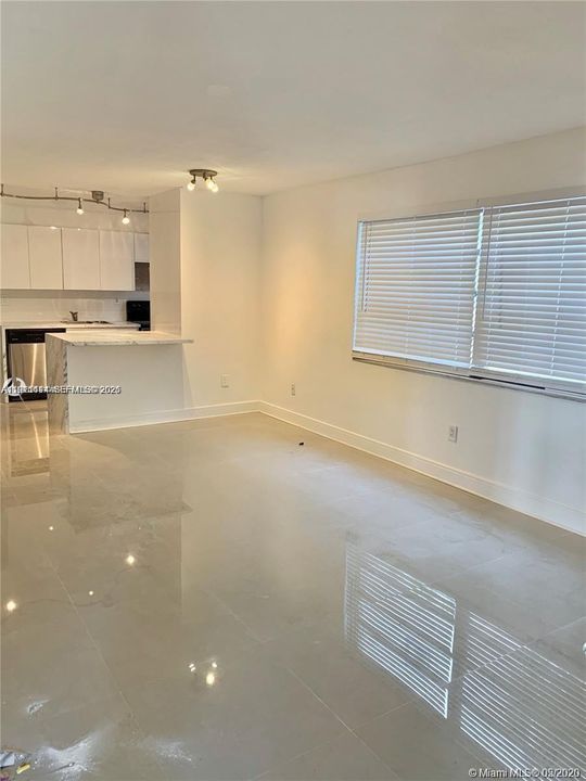 En Venta: $399,000 (1 camas, 1 baños, 810 Pies cuadrados)