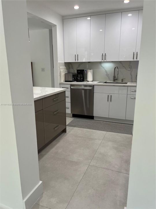 待售: $1,080,000 (3 贝兹, 2 浴室, 1310 平方英尺)