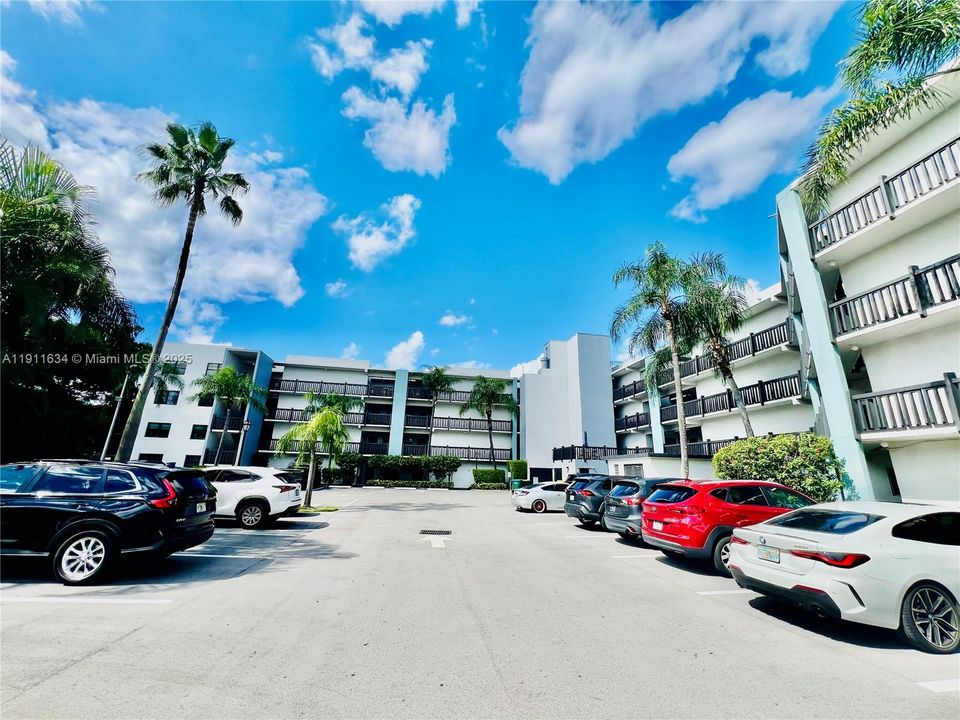 For Rent: $2,050 (2 beds, 2 baths, 1210 Square Feet)