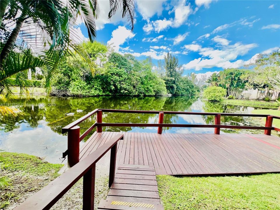 For Rent: $2,050 (2 beds, 2 baths, 1210 Square Feet)