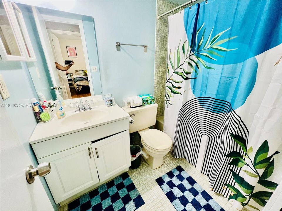 For Rent: $2,050 (2 beds, 2 baths, 1210 Square Feet)