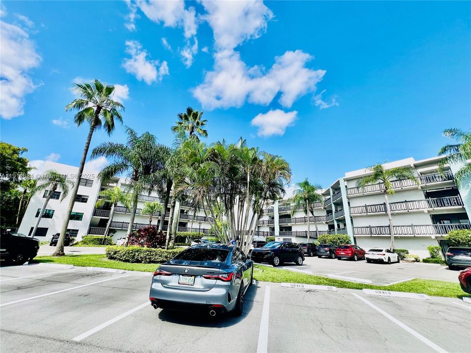 For Rent: $2,050 (2 beds, 2 baths, 1210 Square Feet)