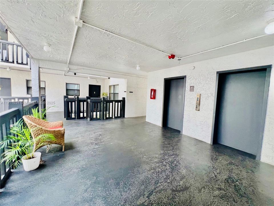 For Rent: $2,050 (2 beds, 2 baths, 1210 Square Feet)