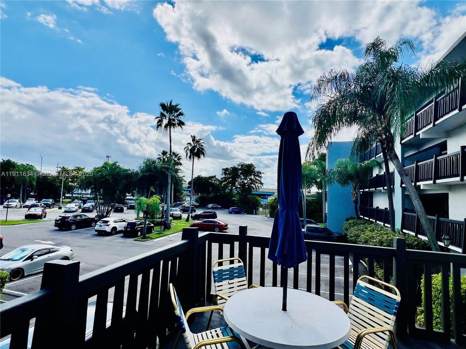 For Rent: $2,050 (2 beds, 2 baths, 1210 Square Feet)