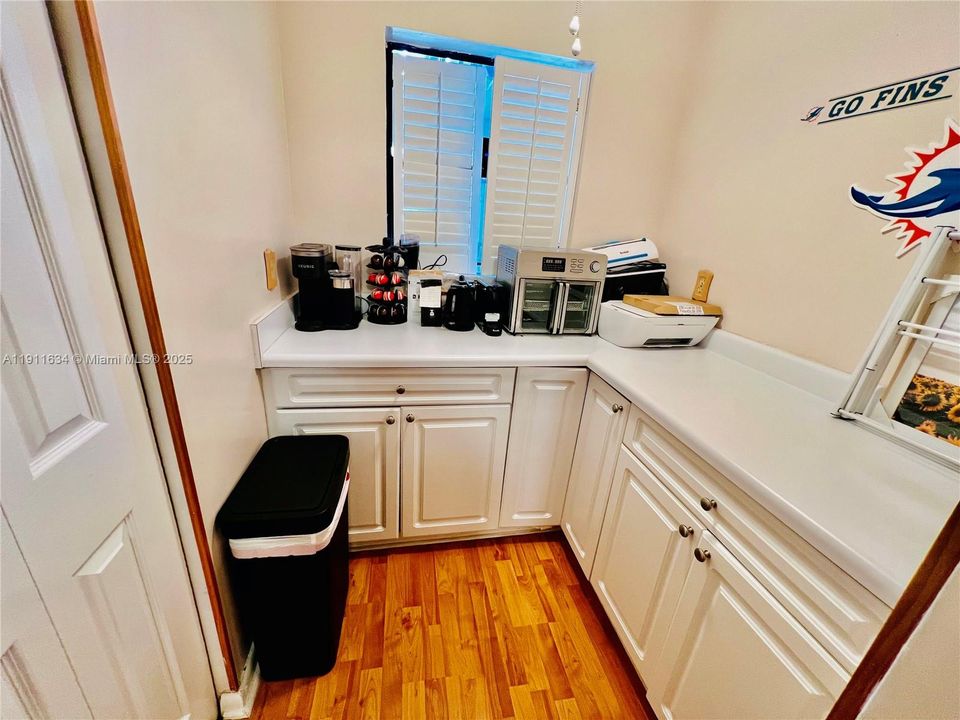 For Rent: $2,050 (2 beds, 2 baths, 1210 Square Feet)