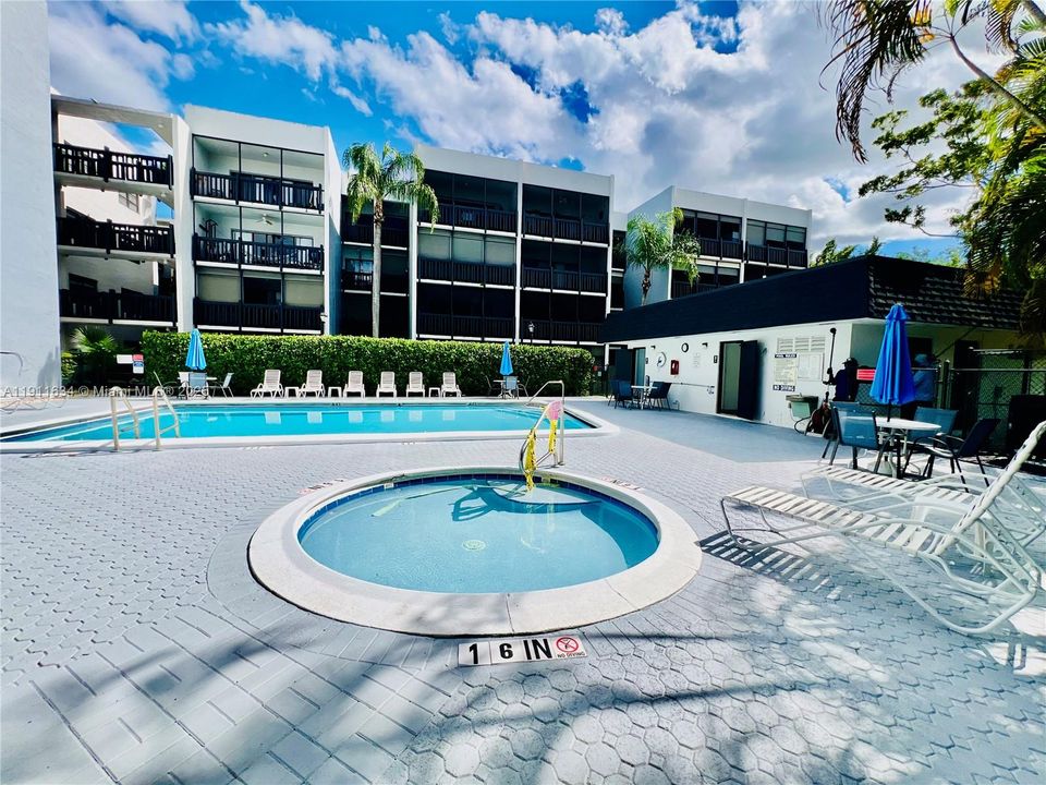 For Rent: $2,050 (2 beds, 2 baths, 1210 Square Feet)