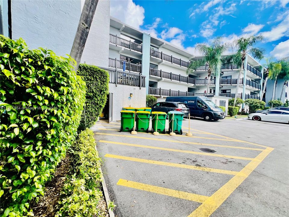 For Rent: $2,050 (2 beds, 2 baths, 1210 Square Feet)