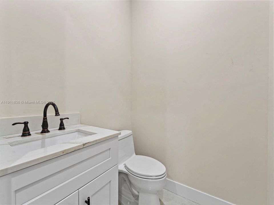 For Sale: $1,150,000 (4 beds, 4 baths, 2600 Square Feet)