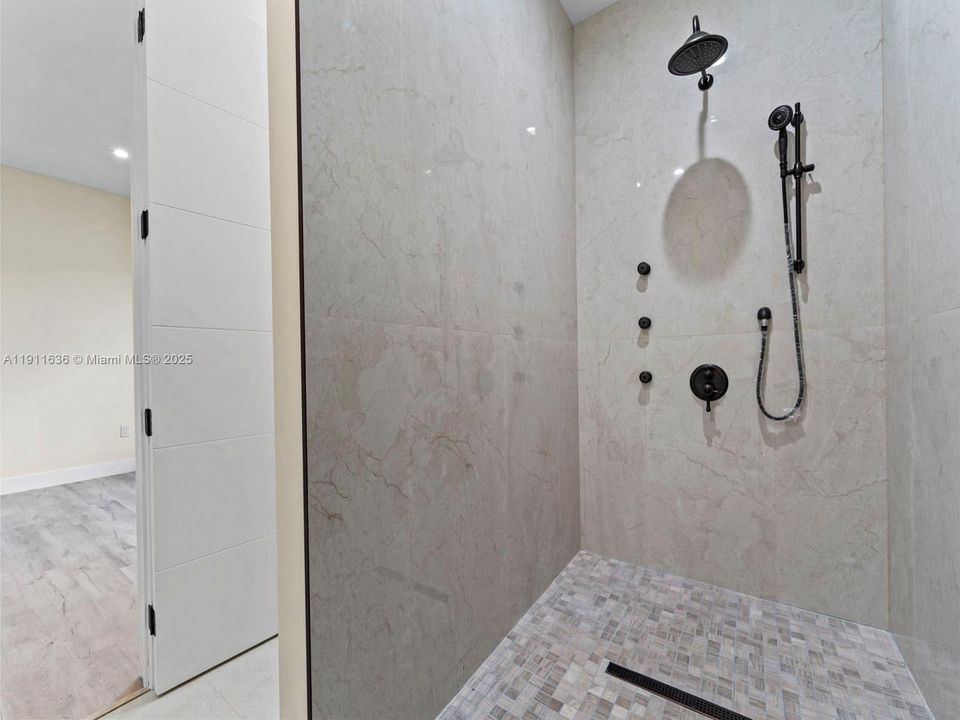 For Sale: $1,150,000 (4 beds, 4 baths, 2600 Square Feet)