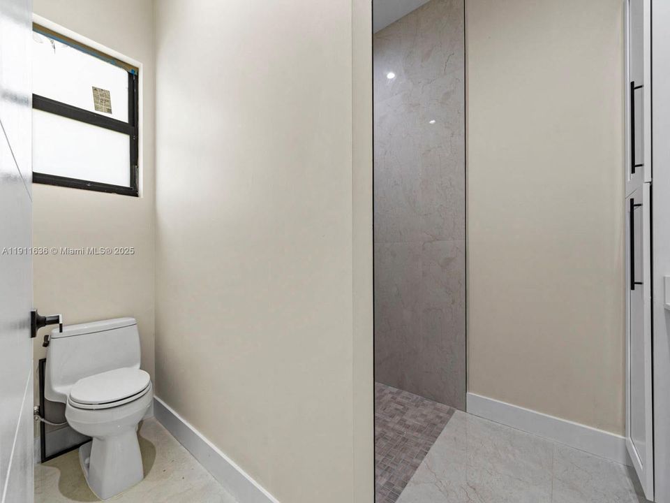 For Sale: $1,150,000 (4 beds, 4 baths, 2600 Square Feet)