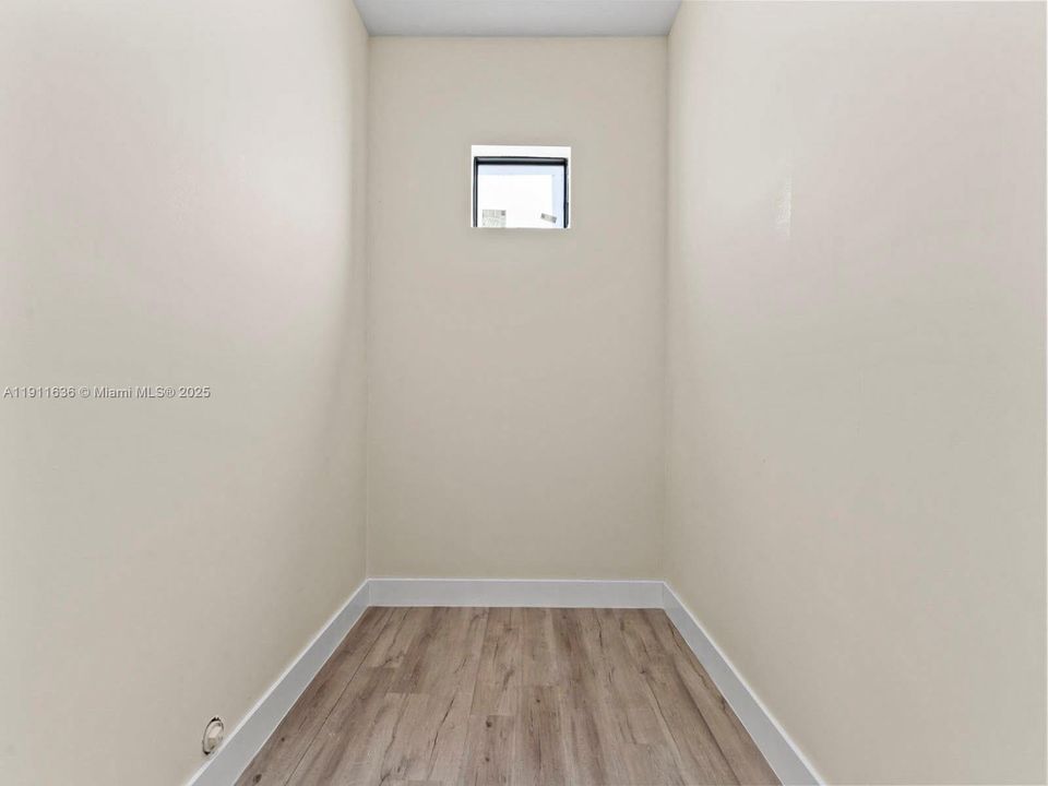 For Sale: $1,150,000 (4 beds, 4 baths, 2600 Square Feet)