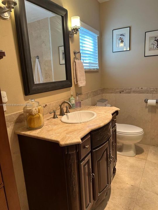 For Rent: $5,750 (4 beds, 2 baths, 1900 Square Feet)