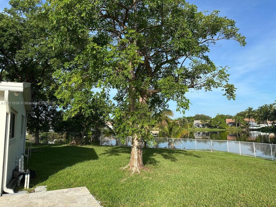 For Rent: $5,750 (4 beds, 2 baths, 1900 Square Feet)