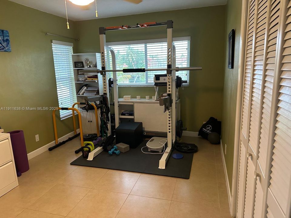 For Rent: $5,750 (4 beds, 2 baths, 1900 Square Feet)