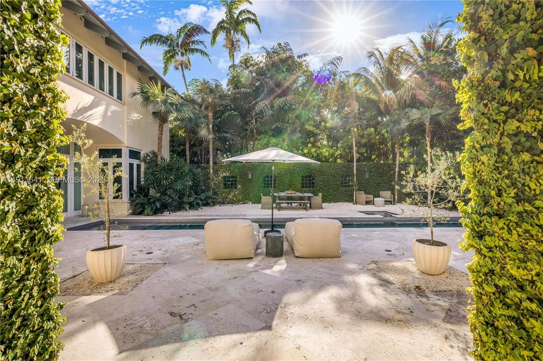 For Sale: $8,400,000 (5 beds, 5 baths, 5230 Square Feet)