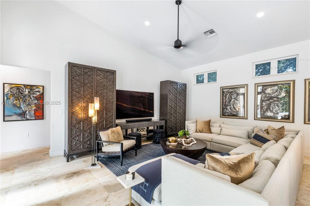 For Sale: $8,400,000 (5 beds, 5 baths, 5230 Square Feet)