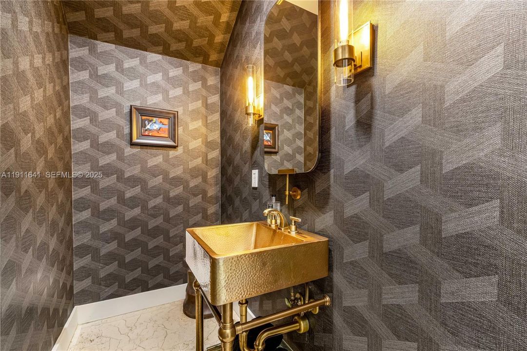 For Sale: $8,400,000 (5 beds, 5 baths, 5230 Square Feet)