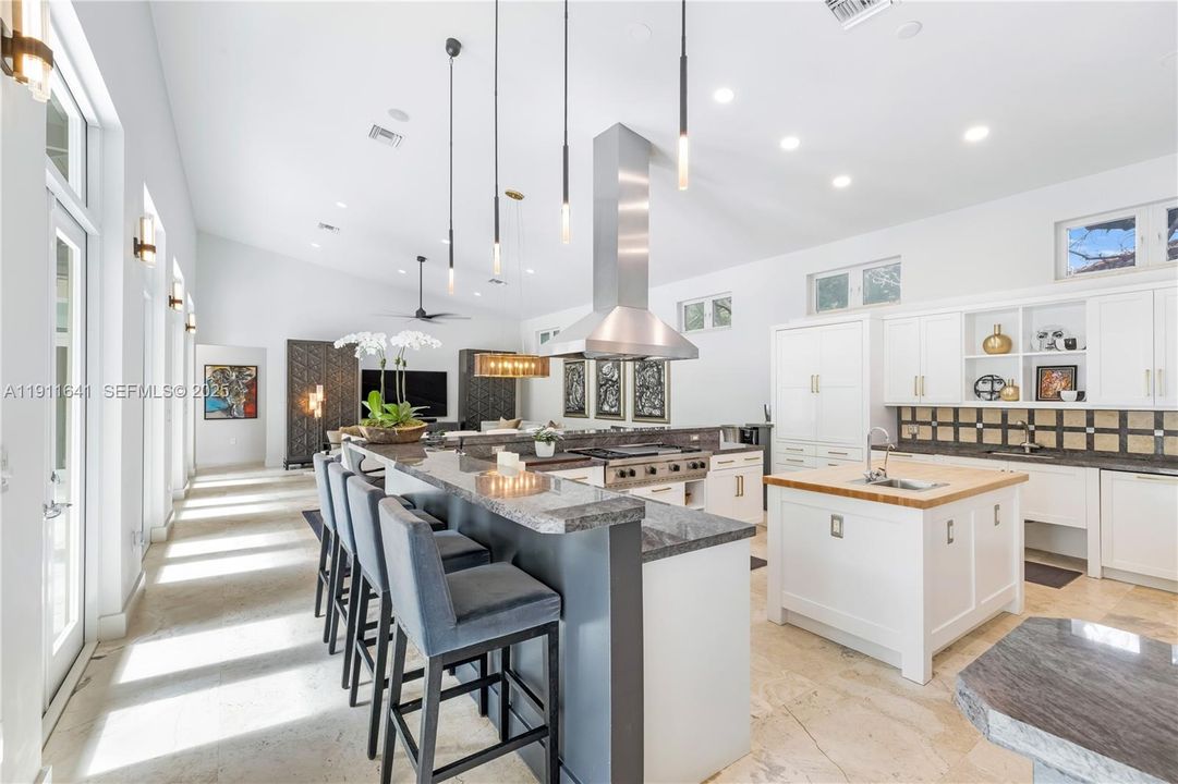 For Sale: $8,400,000 (5 beds, 5 baths, 5230 Square Feet)