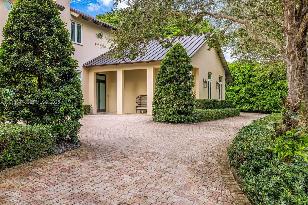 For Sale: $8,400,000 (5 beds, 5 baths, 5230 Square Feet)