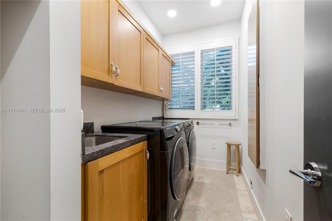 For Sale: $8,400,000 (5 beds, 5 baths, 5230 Square Feet)