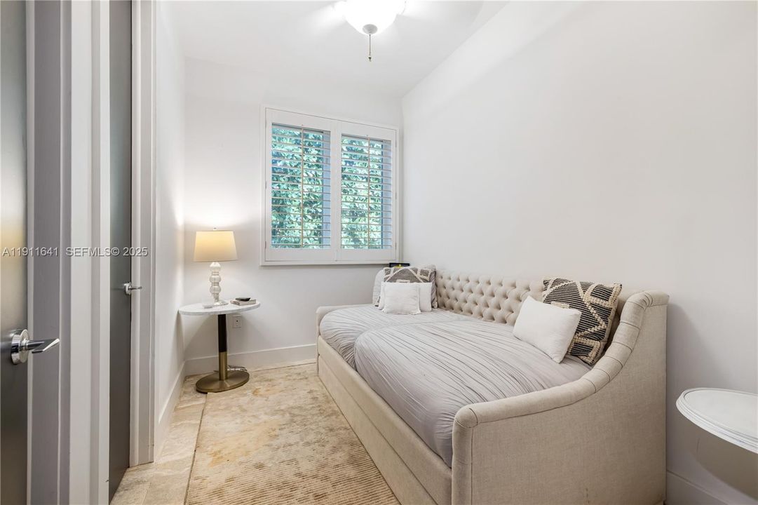 For Sale: $8,400,000 (5 beds, 5 baths, 5230 Square Feet)