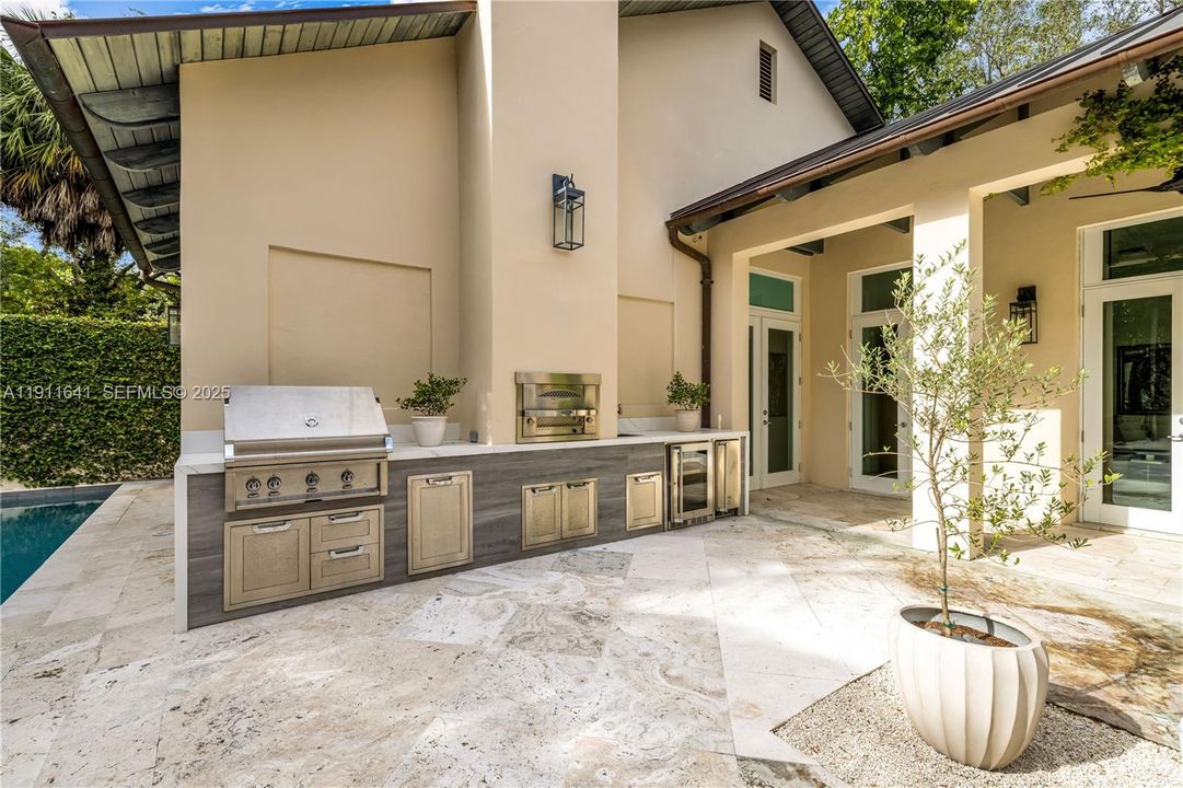 For Sale: $8,400,000 (5 beds, 5 baths, 5230 Square Feet)