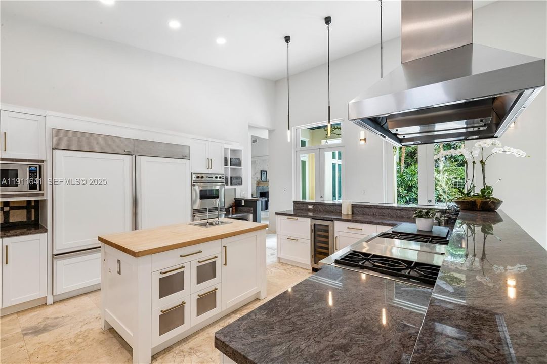 For Sale: $8,400,000 (5 beds, 5 baths, 5230 Square Feet)