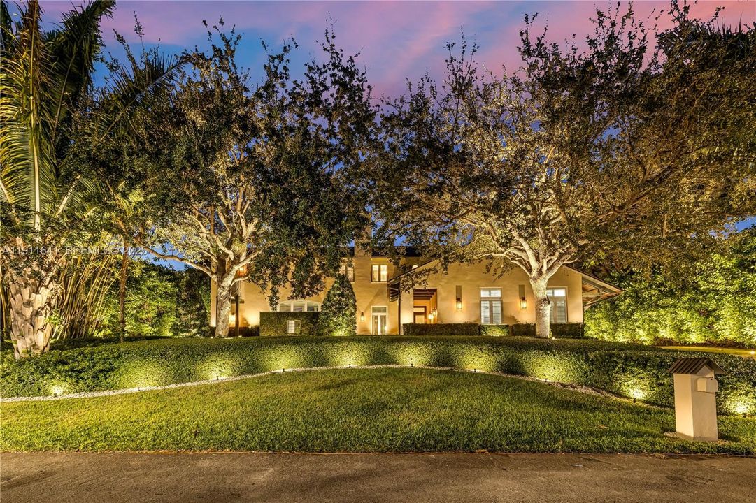 For Sale: $8,400,000 (5 beds, 5 baths, 5230 Square Feet)