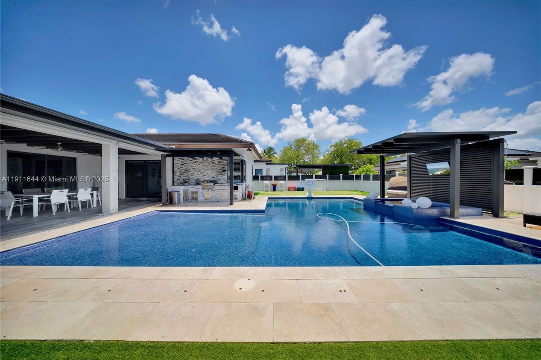 В аренду: $6,500 (4 спален, 3 ванн, 2011 Квадратных фут)