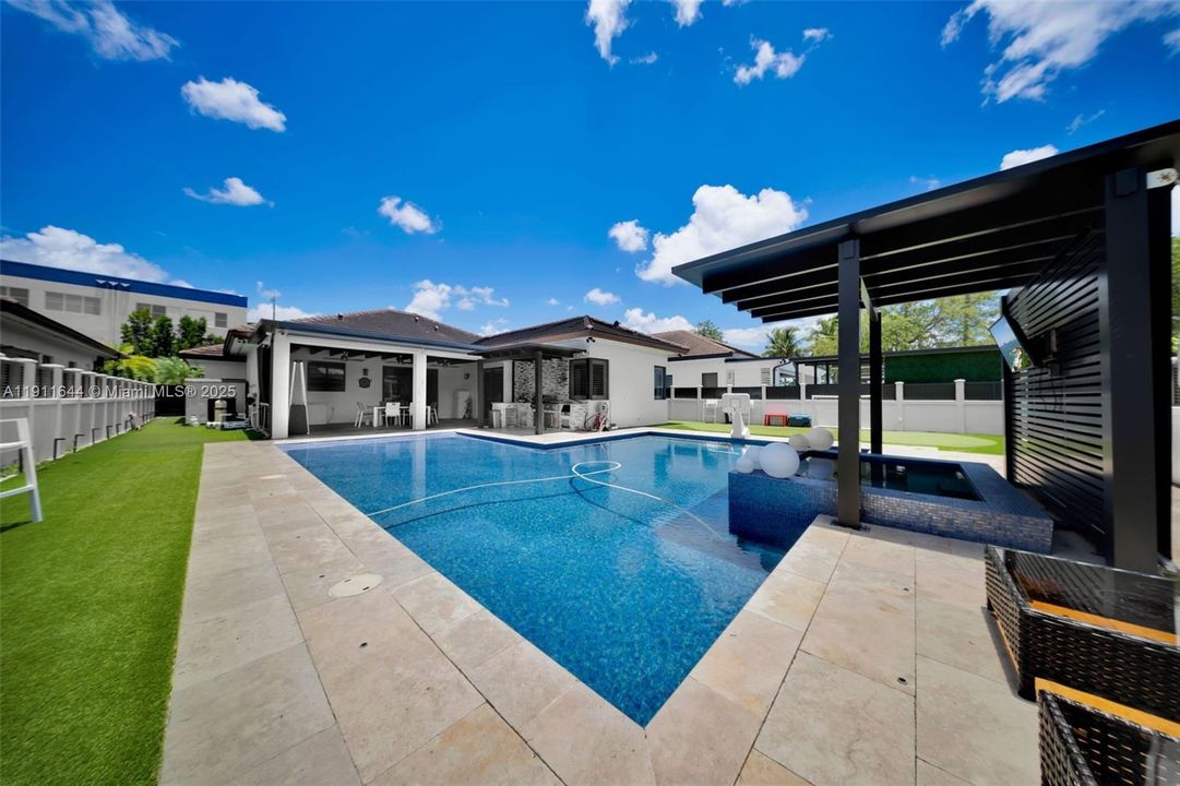 В аренду: $6,500 (4 спален, 3 ванн, 2011 Квадратных фут)