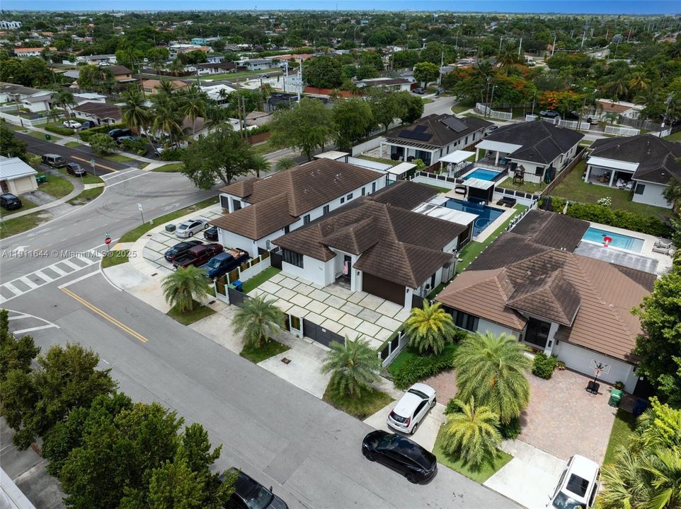 В аренду: $6,500 (4 спален, 3 ванн, 2011 Квадратных фут)