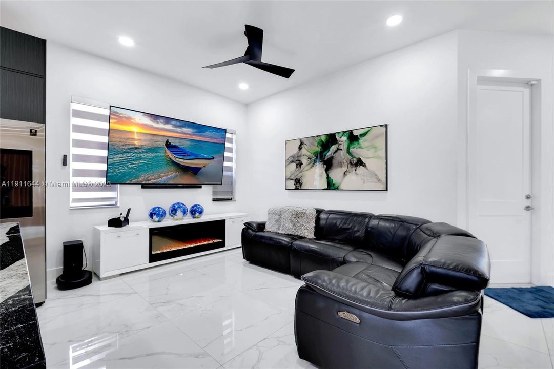 В аренду: $6,500 (4 спален, 3 ванн, 2011 Квадратных фут)