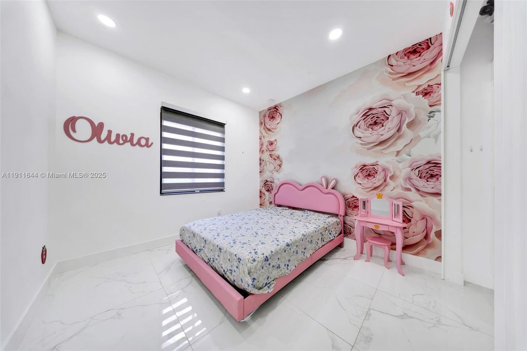 В аренду: $6,500 (4 спален, 3 ванн, 2011 Квадратных фут)