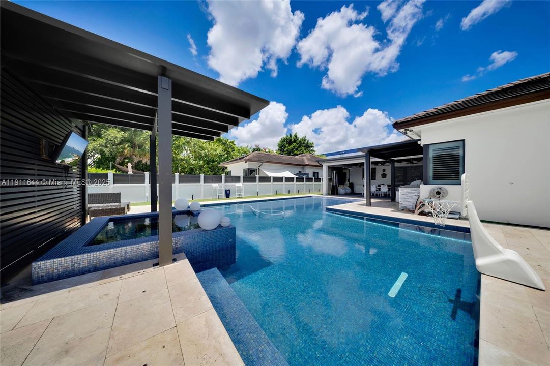 В аренду: $6,500 (4 спален, 3 ванн, 2011 Квадратных фут)