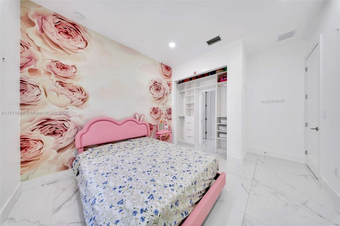 В аренду: $6,500 (4 спален, 3 ванн, 2011 Квадратных фут)